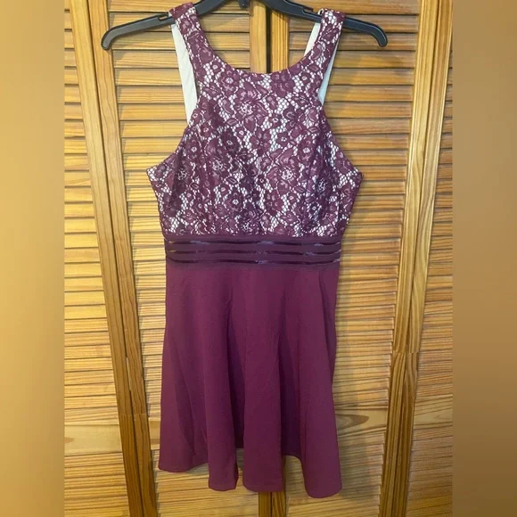 Formal Maroon Dress (Juniors) - Picture 2 of 5